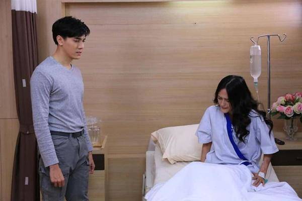 Vợ đi đẻ yêu sách đủ điều, tôi tức giận ném bịch bỉm rồi giật bắn vì một tiếng nói