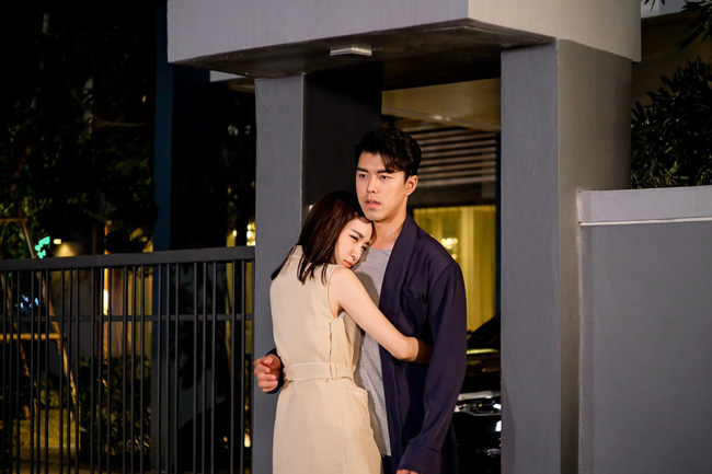 Bất chấp gia đình phản đối để cưới người phụ nữ đã qua 1 đời chồng và có 1 con riêng, ai ngờ giữa đêm tân hôn chú rể nhận tin nhắn: 'Tin hay không cứ hỏi cô ấy sẽ rõ'