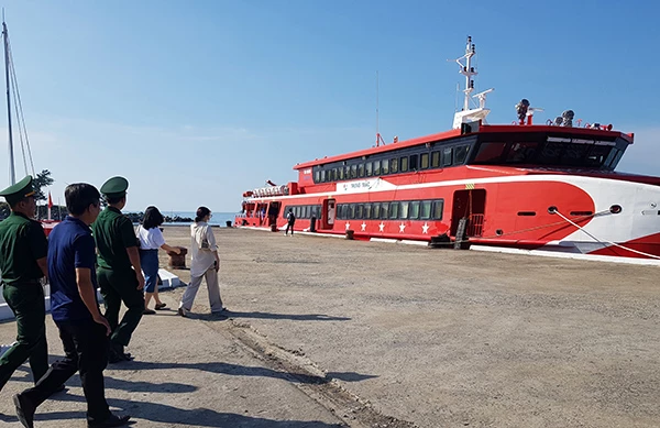 Tàu Trưng Trắc của Phú Quốc Express thay đổi địa điểm xuất phát từ cảng Sông Hàn sang bến CT15 bán đảo Sơn Trà trên hải trình Đà Nẵng - Lý Sơn