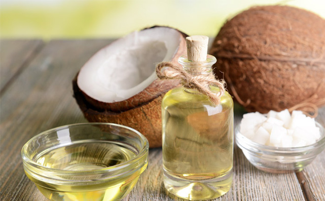Dùng dầu dừa làm đẹp theo cách này coi chừng nguy hiểm
