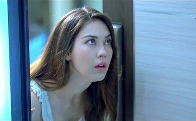 Về chơi ngủ cùng mẹ anh, nửa đêm có thứ rơi trúng mặt, sáng ra tôi tức tưởi chia tay