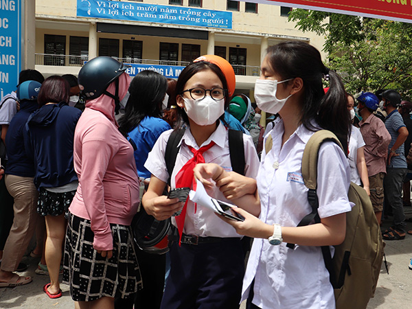 Đà Nẵng: Khuyến khích học sinh, sinh viên sử dụng ứng dụng Bảo hiểm xã hội số VssID