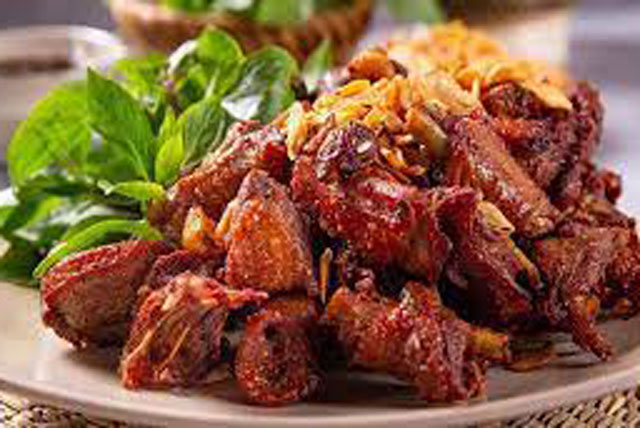 Cách làm ngan cháy tỏi ngon bá cháy, mùi thơm lừng, chấm với nước mắm gừng pha kiểu này càng tuyệt đỉnh