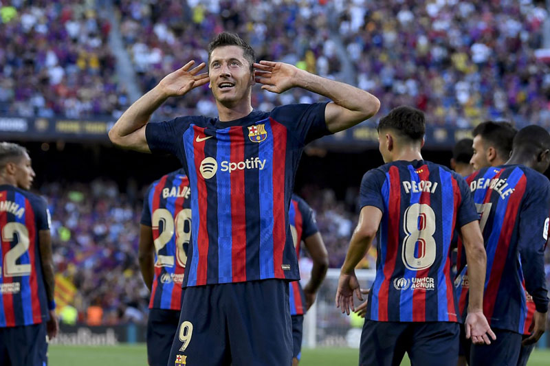 Barca đại thắng, Lewandowski không thể ngừng ghi bàn