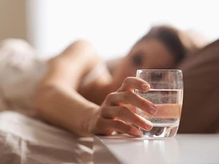 Những kiểu uống nước ‘phá gan, hại thận’, dừng ngay trước khi quá muộn