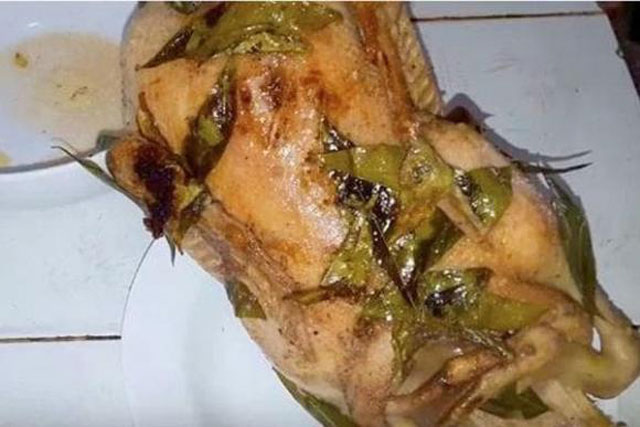 Luộc vịt đừng đổ thẳng nước lạnh vào: Đem nấu cùng thứ này thịt hết sạch mùi hôi, đậm đà ngon hết nấc