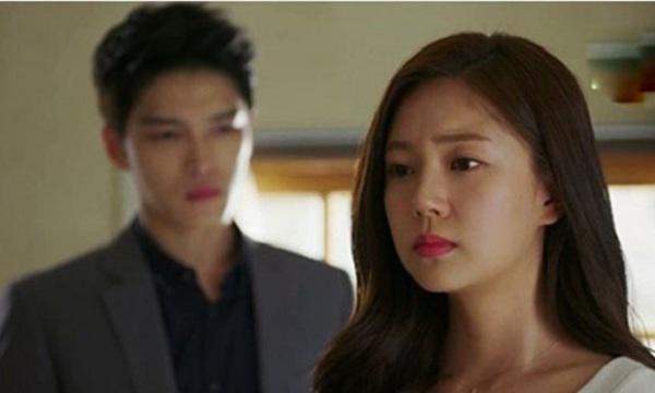 Bạn gái quá mạnh bạo, dù hết yêu tôi vẫn “cắn răng” nín lặng vì sợ