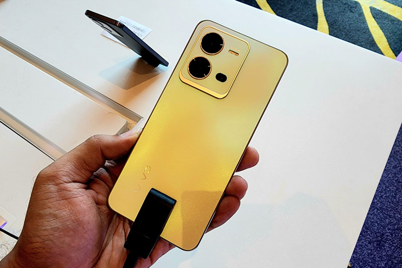 Vivo ra mắt smartphone chống nước, RAM 8 GB, sạc 44W, giá 7,3 triệu đồng