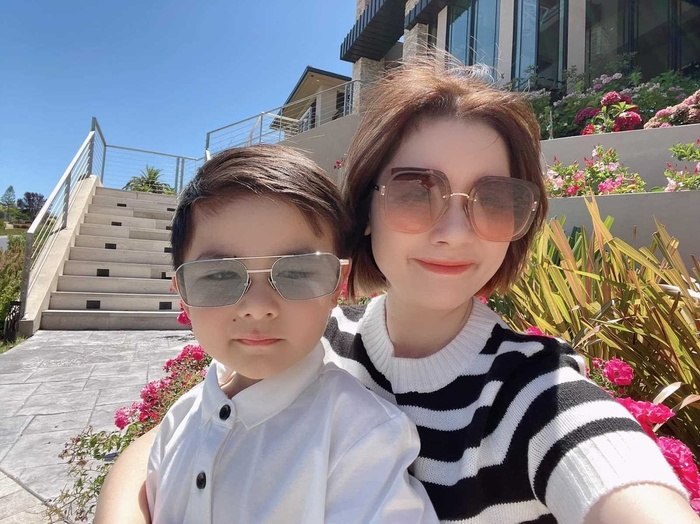 Con trai Đan Trường học trường công lập bình dân dù bố mẹ kiếm tiền tỷ, ở biệt thự triệu đô