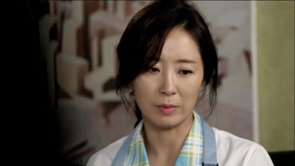 Lo lắng mẹ sẽ khiến vợ đang bầu bị trầm cảm, đến khi nghe lén được cuộc điện thoại ấy tôi mới hiểu ra vấn đề