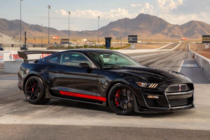 Cận cảnh Shelby GT500 Code Red mạnh 1.300 mã lực