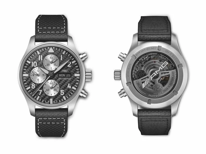 Mỗi khách hàng sở hữu chiếc xe đều được tặng kèm mẫu đồng hồ Pilot’s Watch Chronograph Edition “AMG” của thương hiệu IWC, cùng số khung được khắc ở mặt lưng.