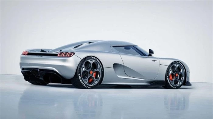 Ở chiếc hypercar này, Koenigsegg vẫn trang bị cho nó khối động cơ V8 tăng áp kép, dung tích 5.0 lít quen thuộc với công suất 1.368 mã lực và 1.383 Nm mô-men xoắn.