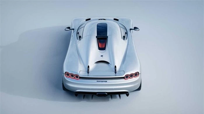 Bên ngoài, Koenigsegg CC850 có thiết kế tương tự như chiếc CC8S trước đây của hãng, kết hợp cùng hàng loạt các chi tiết nâng cấp hiện đại để phù hợp hơn với những mẫu xe hiện nay.