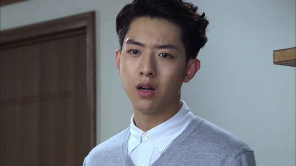 Mẹ vợ lên chơi tôi tiếp đón nhiệt tình, nhìn việc bà làm trong toilet mà run rẩy căm hờn