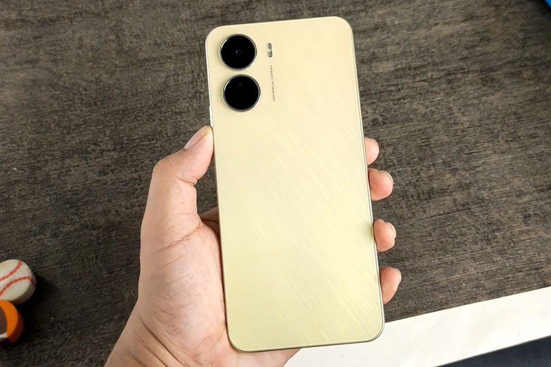 Smartphone RAM 4 GB, pin 5.000 mAh, giá 4,49 triệu tại Việt Nam