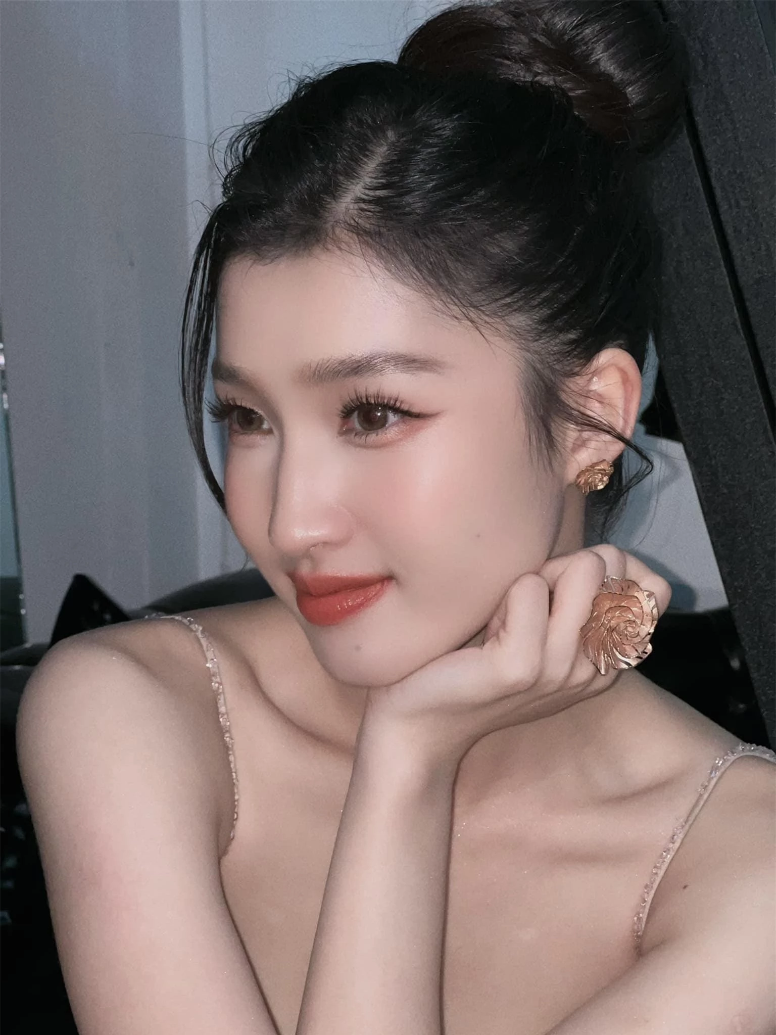 Đào Thị Hà diện váy cut-out táo bạo, Hoa hậu Diễm Hương khoe dáng nóng bỏng với nội y ảnh 8