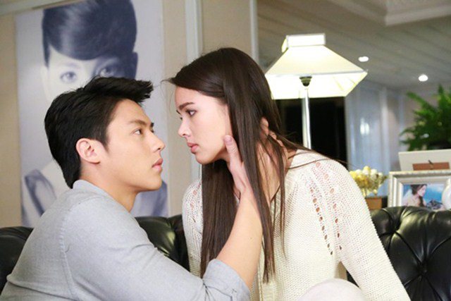 Sắp tái hôn về thăm mẹ vợ cũ, tôi ngã khụy khi nhìn ảnh vợ cũ đặt trên ban thờ