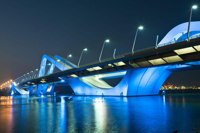 8 cây cầu được trang trí công phu trên thế giới