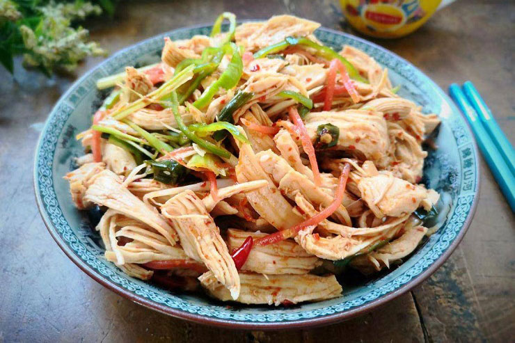 Trời nóng nực làm món gà xé phay đơn giản mà cực kỳ ngon miệng