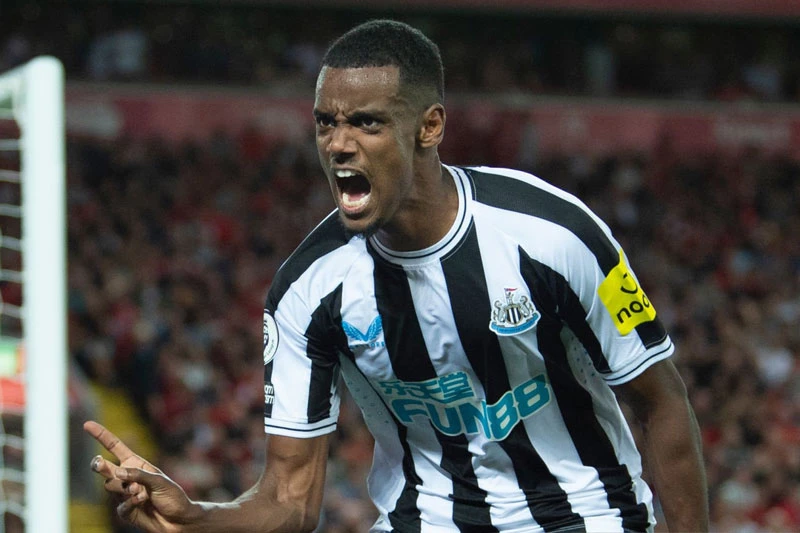 =5. Alexander Isak (Real Sociedad đến Newcastle, 60 triệu bảng).