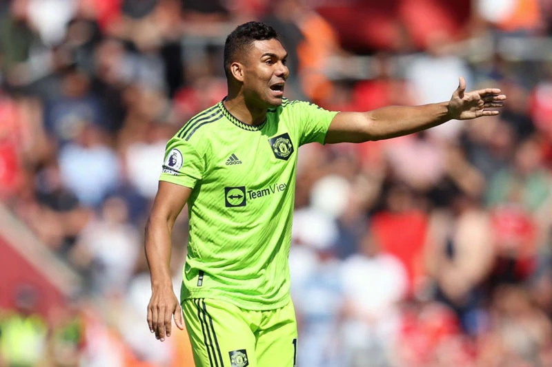 7. Casemiro (Real Madrid sang Man Utd, 60 triệu bảng).