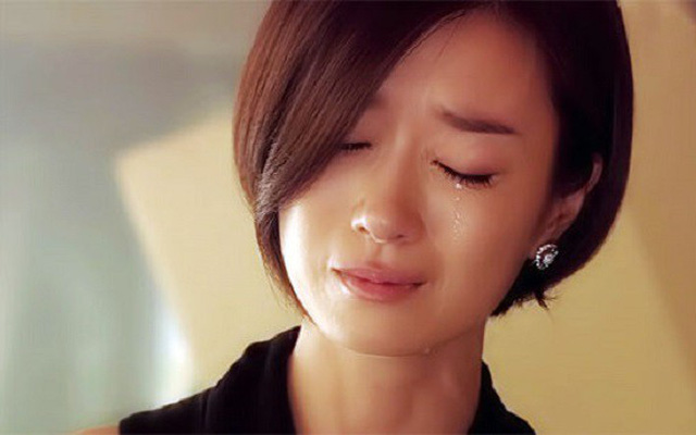 Lần nào mẹ tôi gửi thùng hải sản tươi sống chồng cũng bắt vợ vào bếp lấy dao, bí mật bên trong thùng khiến tôi ứa nước mắt