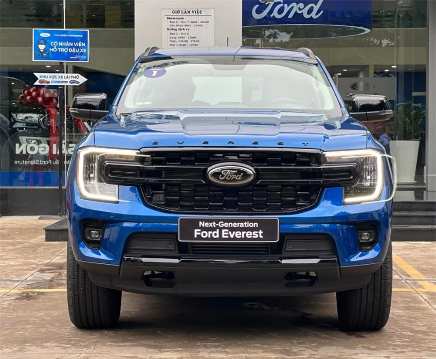 Giá bán Ford Everest 2022 vẫn đang 'ở trên mây', chênh tận 200 triệu đồng 181114