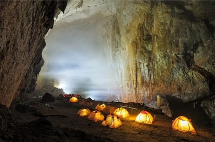 Vẻ đẹp của hang Sơn Đoòng qua ống kích nhiếp ảnh gia Thụy Sĩ - Ảnh 1