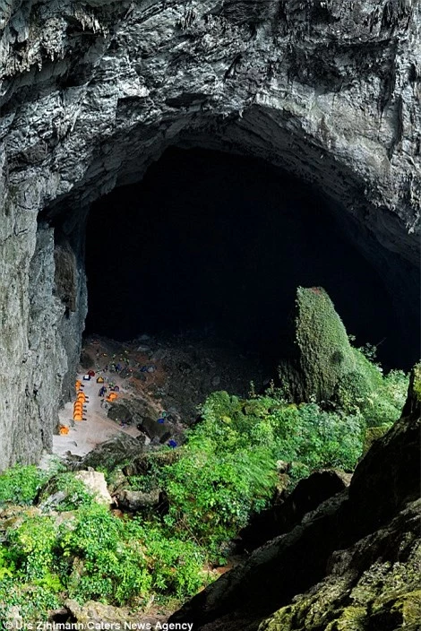 Vẻ đẹp của hang Sơn Đoòng qua ống kích nhiếp ảnh gia Thụy Sĩ - Ảnh 2