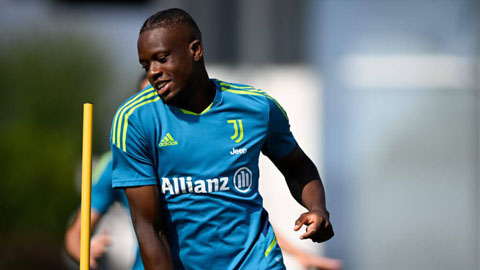 Chelsea vá 'lỗ hổng' Kante bằng Zakaria