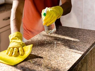 Tiết lộ 4 mẹo giúp mặt đá bàn bếp sáng bóng, sạch bong