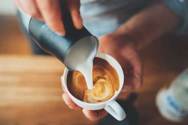 5 thói quen uống cà phê rút ngắn tuổi thọ, người hiện đại dễ mắc