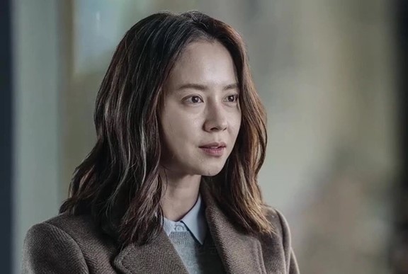 Mẹ chồng gọi điện nói sẽ chuyển tôi 100 triệu, nghe tiếp câu sau mà tôi rụng rời chân tay