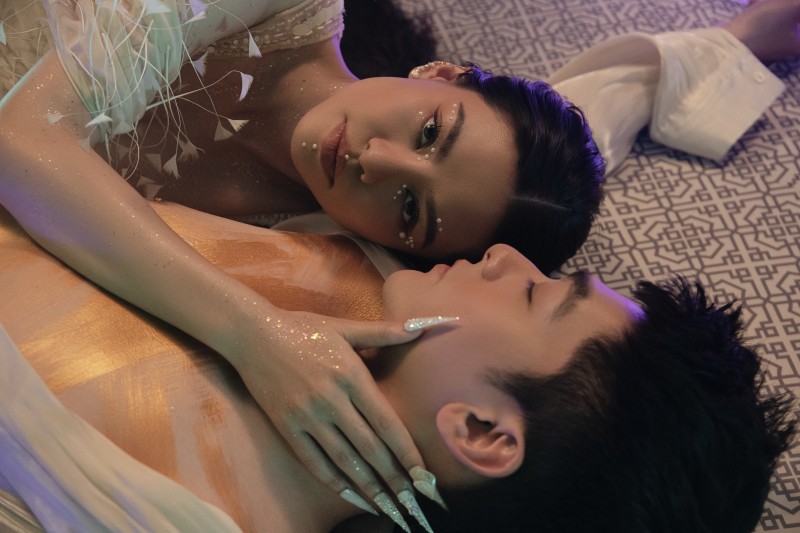 Bùi Lan Hương gây tò với trailer MV mới: Tình tứ bên “trai lạ”, netizen khen đẹp như nữ thần