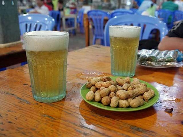Uống rượu bia chớ dại ăn thêm 5 loại thực phẩm kẻo rước độc vào người