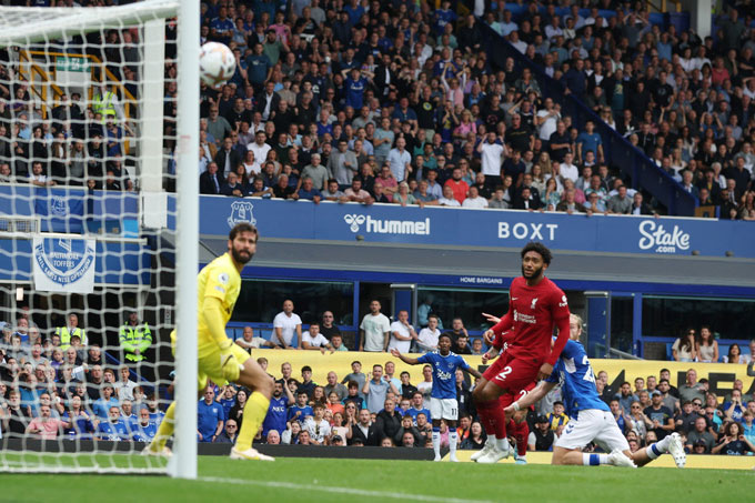 Liverpool hoà thất vọng ở trận derby Merseyside