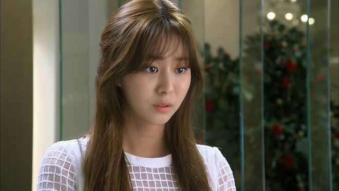 Cưới xong ở chung với bố chồng, mỗi lần nói tôi lại bị chèn: “Đàn bà biết gì mà nói”