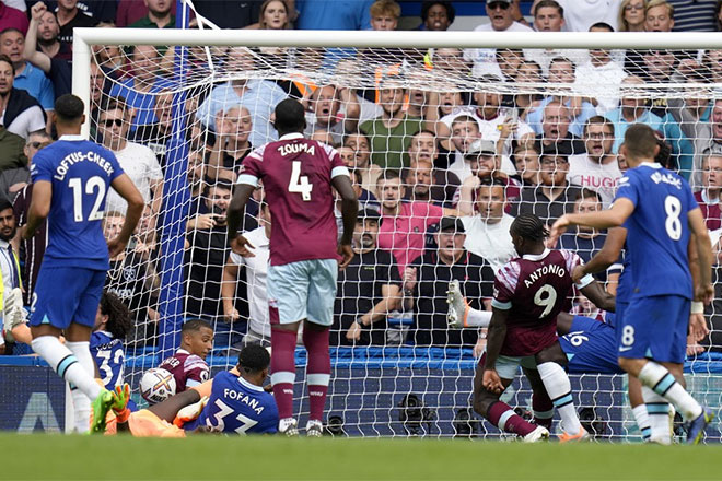 Chelsea thắng hú hồn nhờ tài thay người của Tuchel