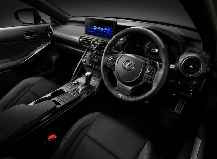 Lexus IS với gói nâng cấp thể thao, giá từ 42.856 USD - Hình 5