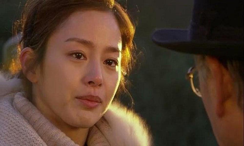 Đưa em về ra mắt, ly rượu mời làm lộ bản chất gái ngoan khiến mẹ tôi choáng váng