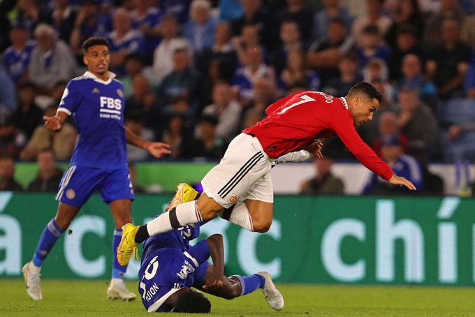 Cristiano Ronaldo bắt đầu kỷ nguyên siêu dự bị