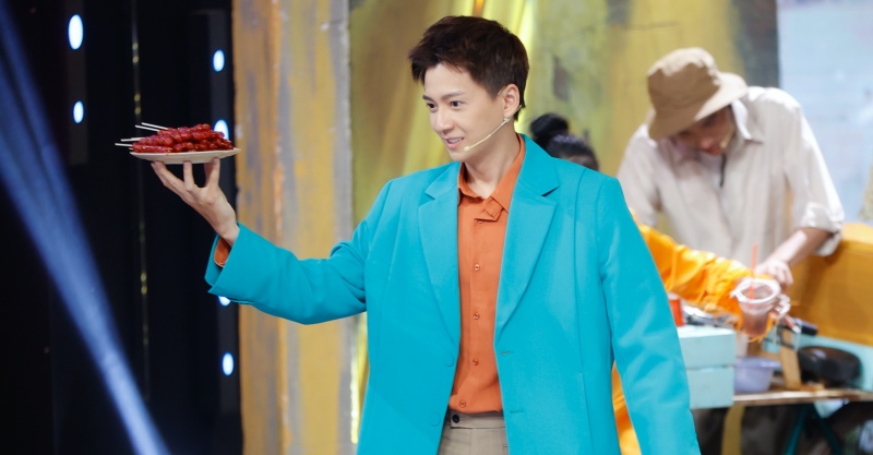 Ngô Kiến Huy nhờ chị gái chở đến nhà bạn gái thì bị mẹ bắt quả tang