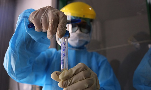 How historical precedents hindered the acceptance of airborne COVID-19 transmission