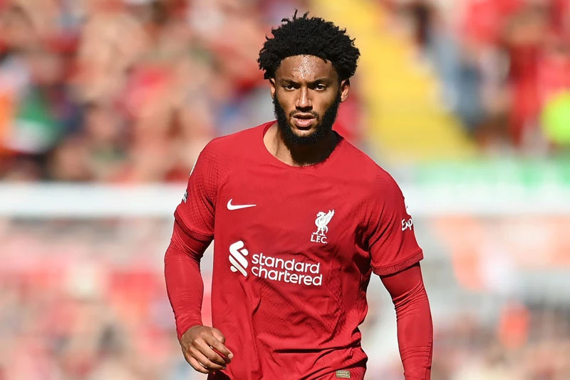 Hậu vệ: Joe Gomez (Liverpool).