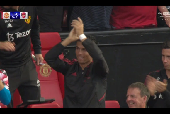 
CĐV MU hết lời khen ngợi Ronaldo sau hành động đặc biệt với Antony