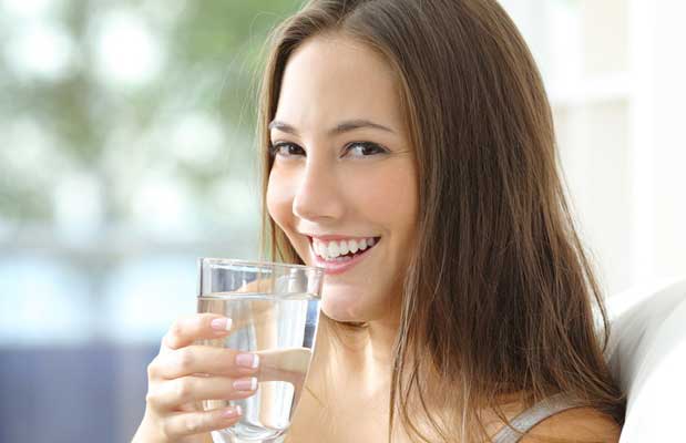 Uống nước vào 4 khung giờ "hoàng đạo" để thải độc cơ thể, giúp da mịn màng hơn