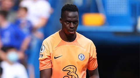 Mendy từ chối ký hợp đồng mới với Chelsea vì lương thấp hơn người dự bị