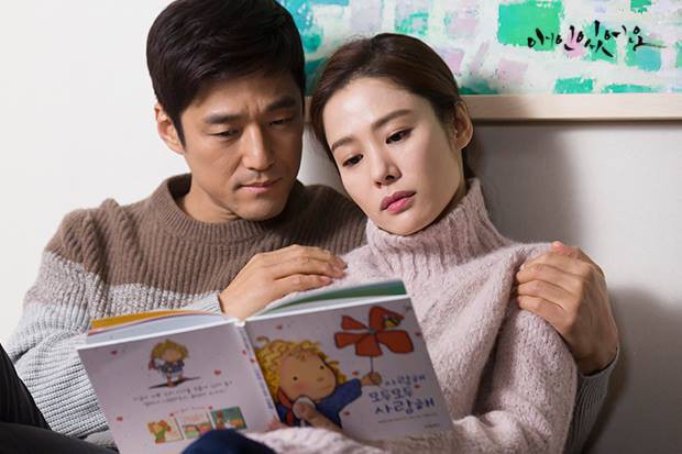 Lấy ảnh vợ sắp cưới ra cho bạn thân xem, tôi lặng người với những gì cậu ấy tiết lộ