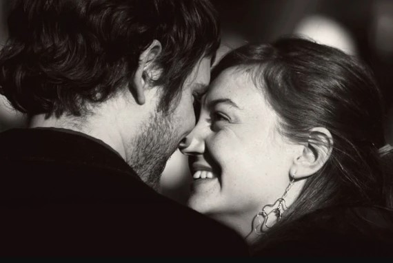 Dấu hiệu không lẫn vào đâu được của đàn ông "đội vợ lên đầu": Ông xã của bạn có nằm trong số đó